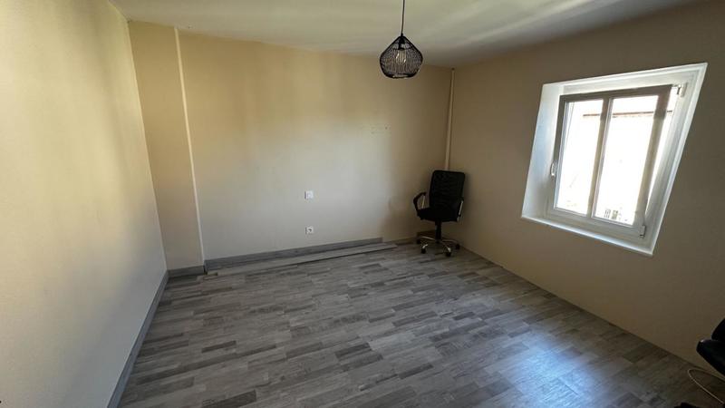 Maison - 81 m² - 5 pièces