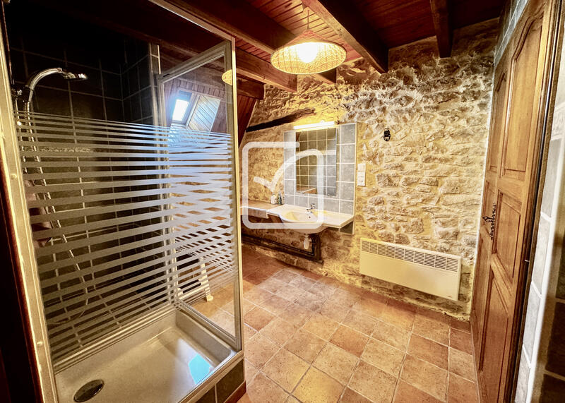 Maison - 254 m² - 7 pièces