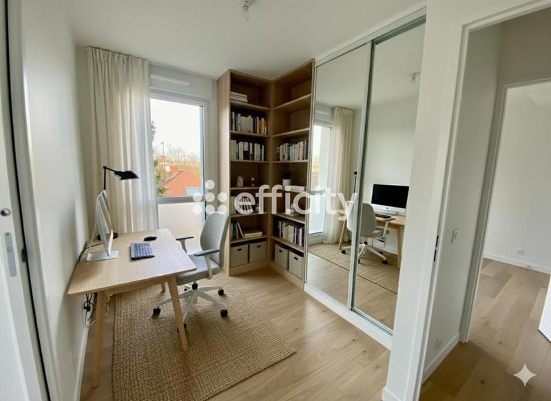 Appartement - 98 m² - 6 pièces