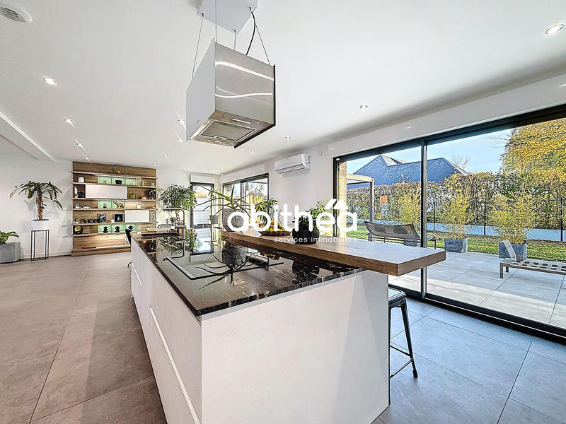 Maison - 176 m² - 8 pièces