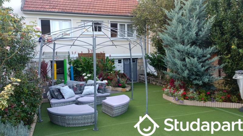 Chambre - 10 m² - 1 pièce