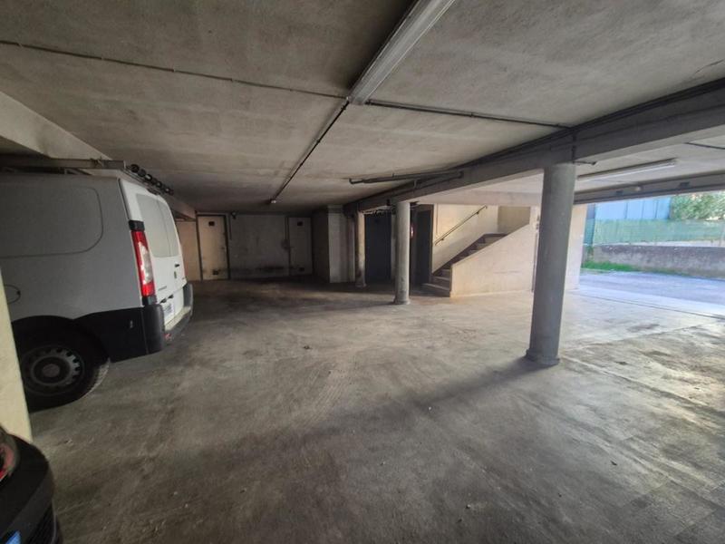 Parking - 150 m²