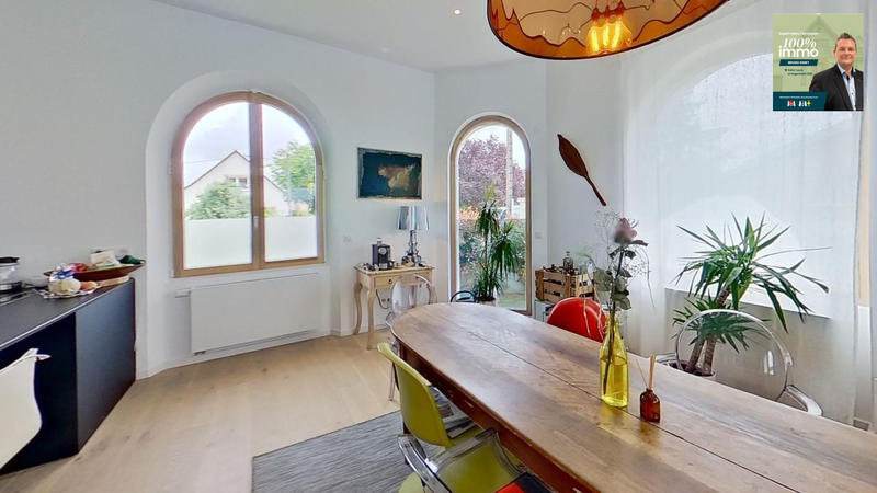 Maison - 308 m² - 8 pièces