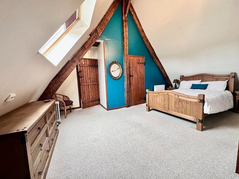 Maison en pierre - 244 m² - 7 pièces