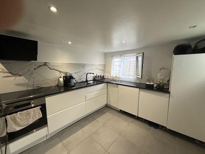 Maison - 177 m² - 8 pièces