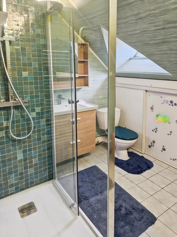 Maison - 220 m² - 7 pièces