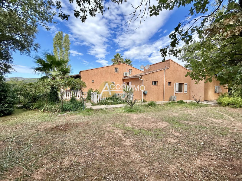 Maison - 212 m² - 7 pièces