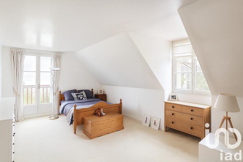 Maison - 202 m² - 7 pièces