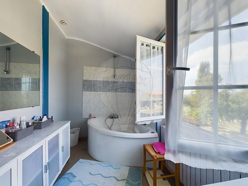 Maison - 200 m² - 7 pièces