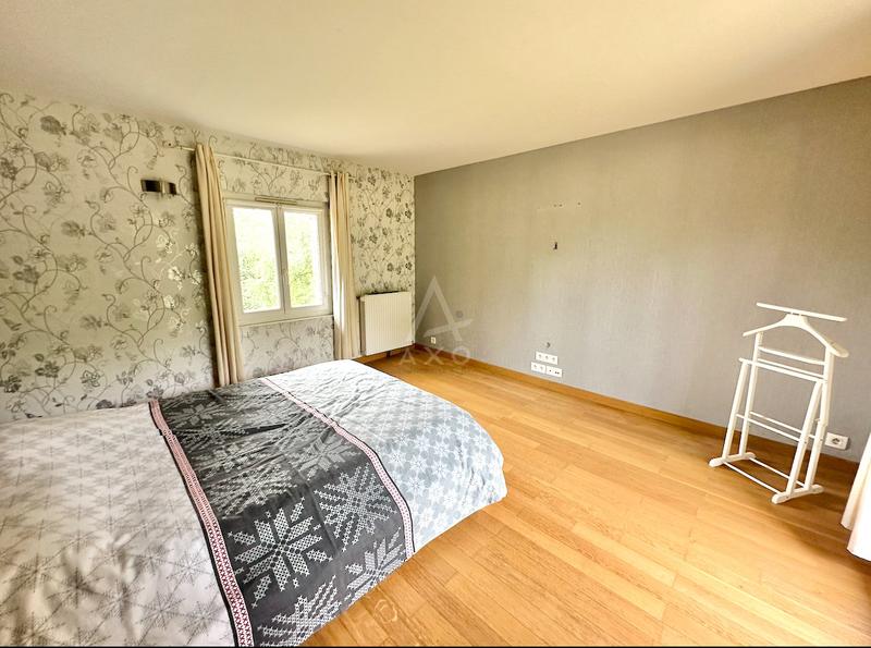 Maison de maîtres - 180 m² - 9 pièces