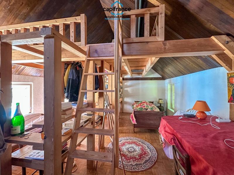 Propriété - 250 m² - 7 pièces