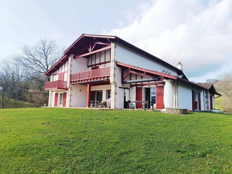 Villa - 650 m² - 11 pièces