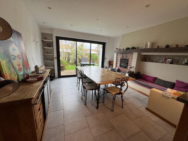 Maison - 184 m² - 8 pièces