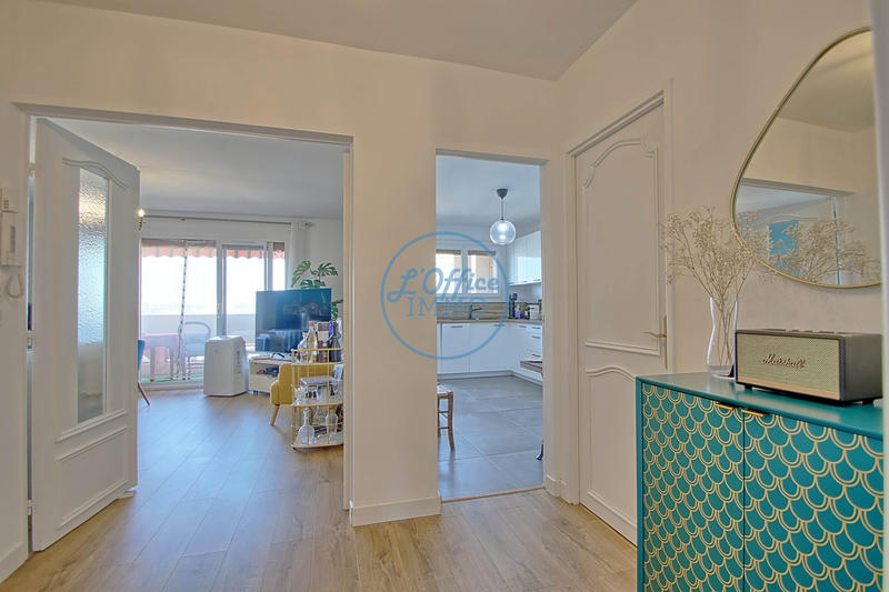 Appartement - 93 m² - 4 pièces