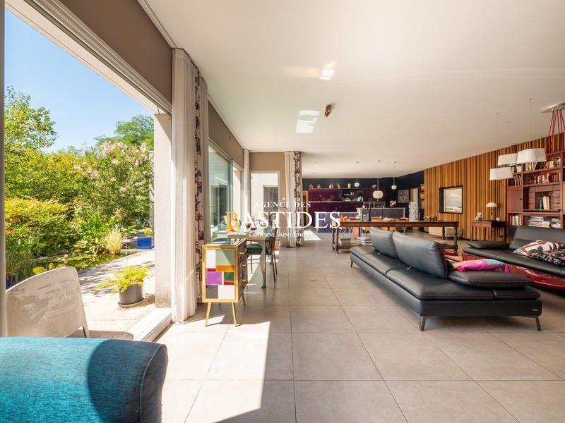 Maison contemporaine - 223 m² - 7 pièces