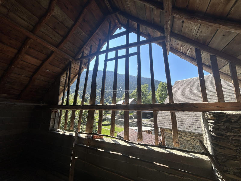 Maison - 290 m² - 2 pièces