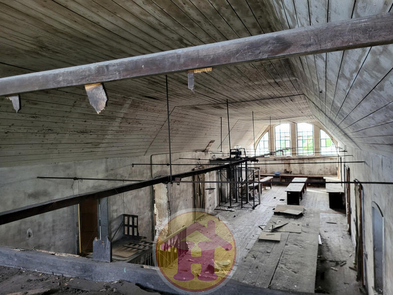 Local commercial - 1 947 m² - 16 pièces