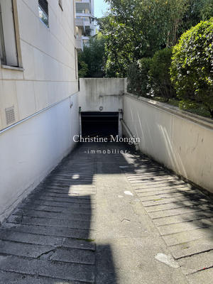 Parking / Garage - 11 m²