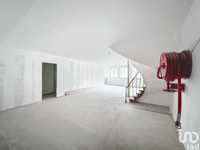 Local commercial - 1 700 m²