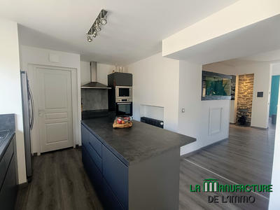 Maison - 177 m² - 6 pièces