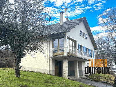 Maison traditionnelle - 114 m² - 6 pièces