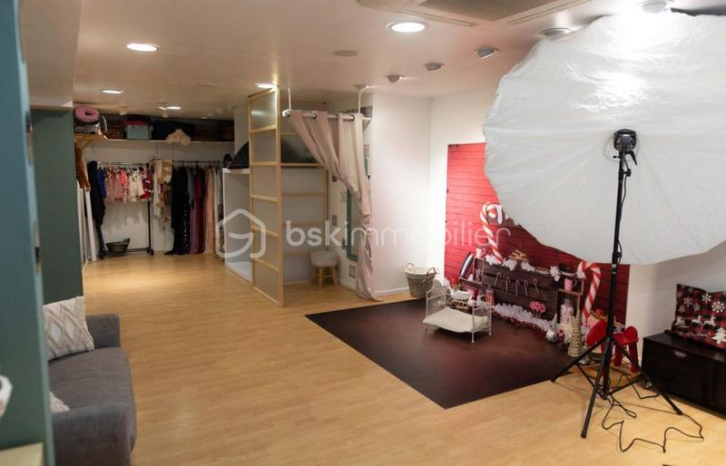 Local commercial - 134 m² - 5 pièces