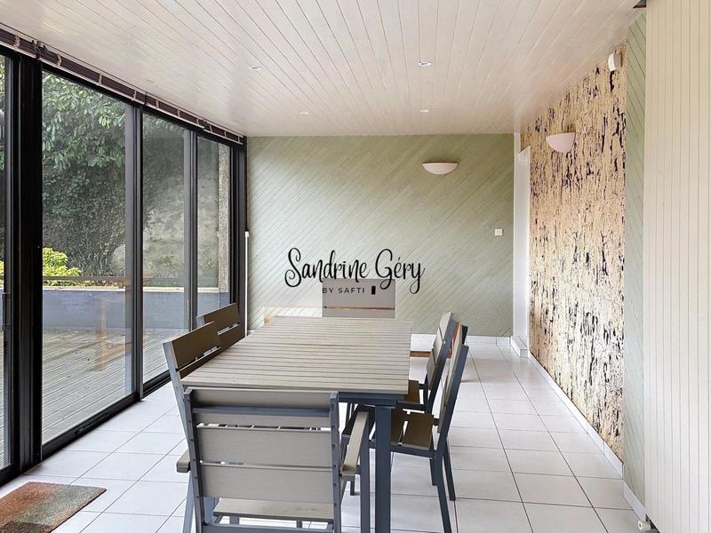 Maison - 173 m² - 8 pièces