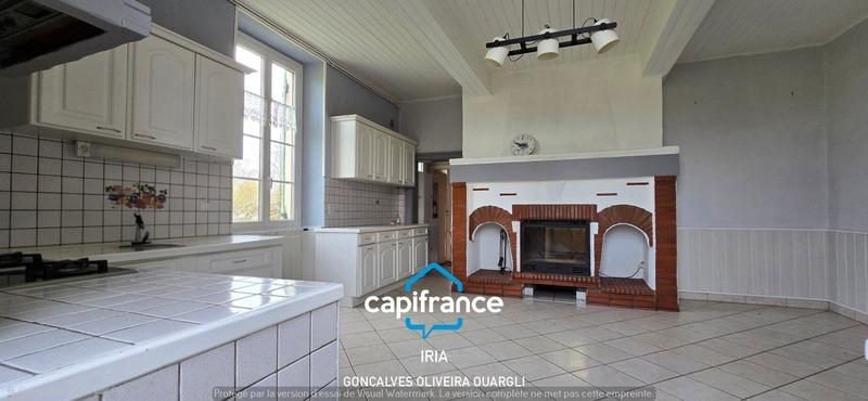 Corps de ferme - 240 m² - 7 pièces