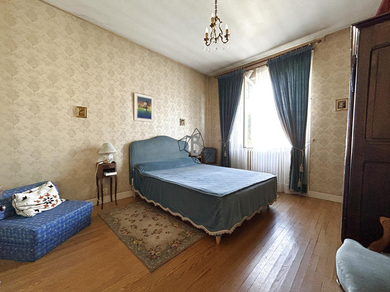 Maison - 194 m² - 8 pièces