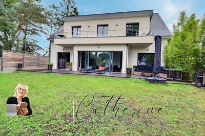 Maison - 188 m² - 8 pièces