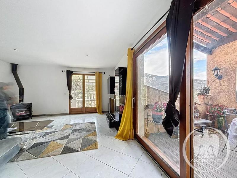 Villa - 300 m² - 8 pièces