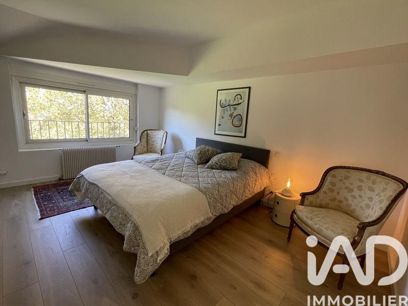 Maison - 221 m² - 8 pièces