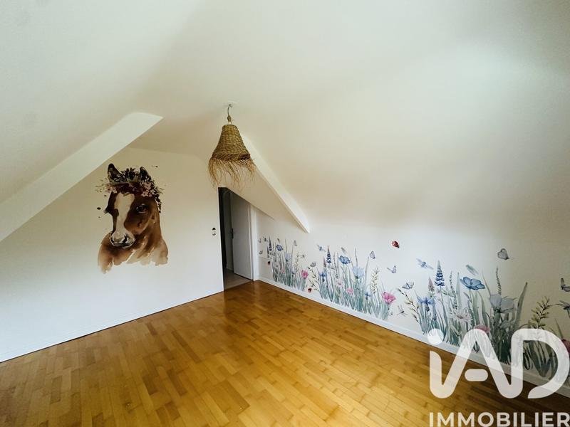 Maison - 180 m² - 8 pièces