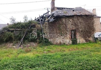 Corps de ferme - 1 577 m² - 2 pièces