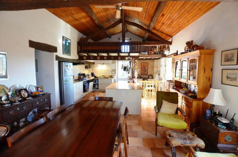 Maison en pierre - 147 m² - 5 pièces