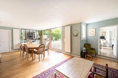 Maison - 260 m² - 12 pièces