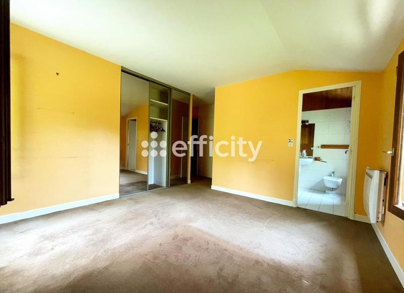 Maison - 225 m² - 7 pièces