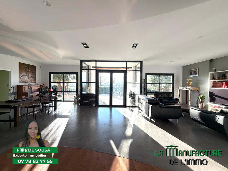 Villa - 202 m² - 7 pièces