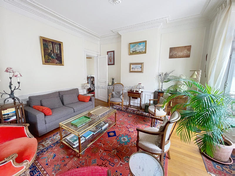 Appartement - 127 m² - 6 pièces