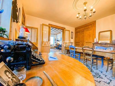 Maison bourgeoise - 242 m² - 8 pièces