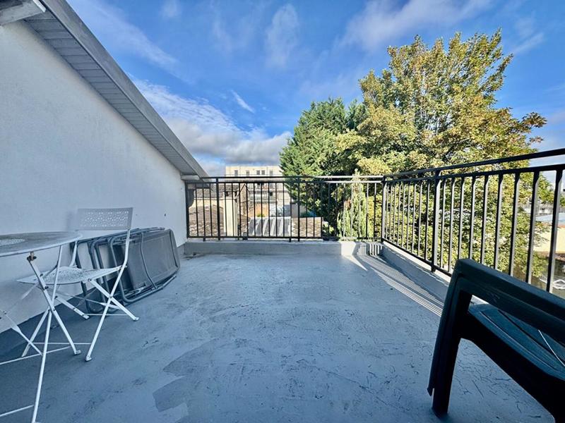 Appartement - 194 m² - 7 pièces