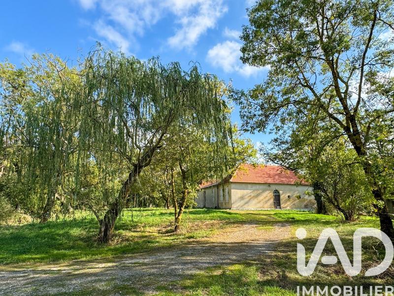 Maison - 355 m² - 10 pièces