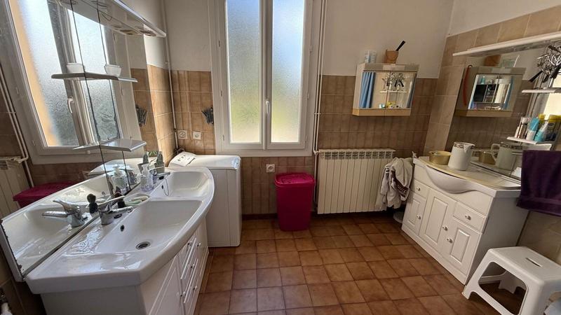 Maison - 200 m² - 8 pièces