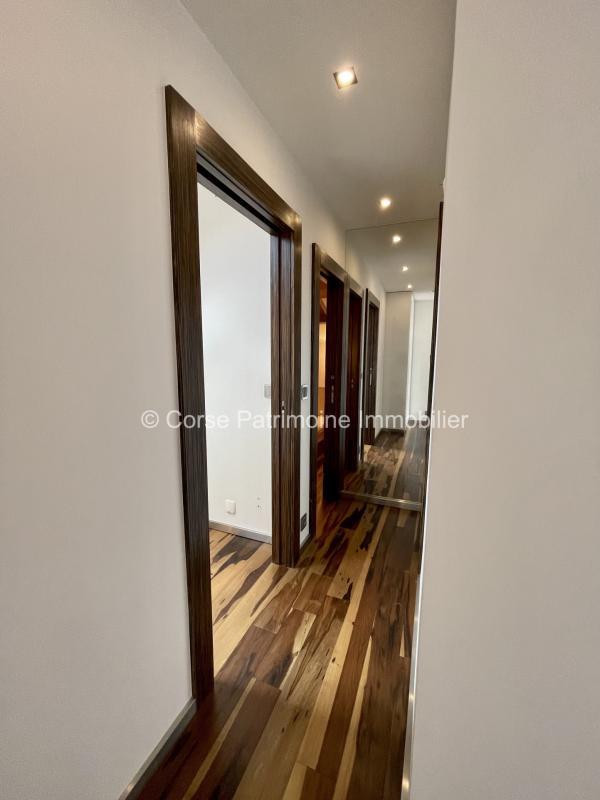 Appartement - 125 m² - 5 pièces