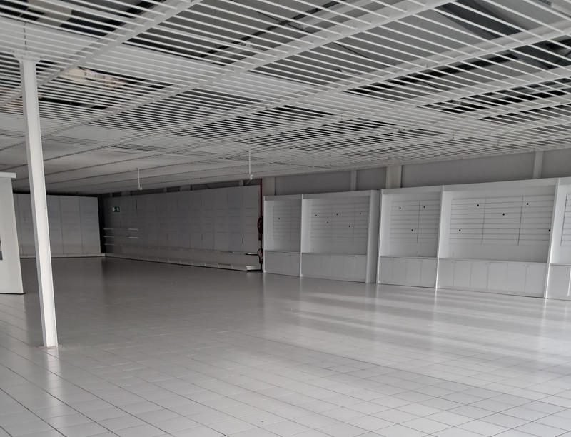 Local commercial - 1 043 m²