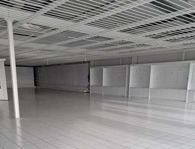 Local commercial - 1 043 m²