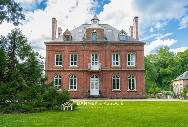 Maison - 440 m² - 12 pièces