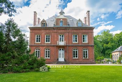 Maison - 440 m² - 12 pièces