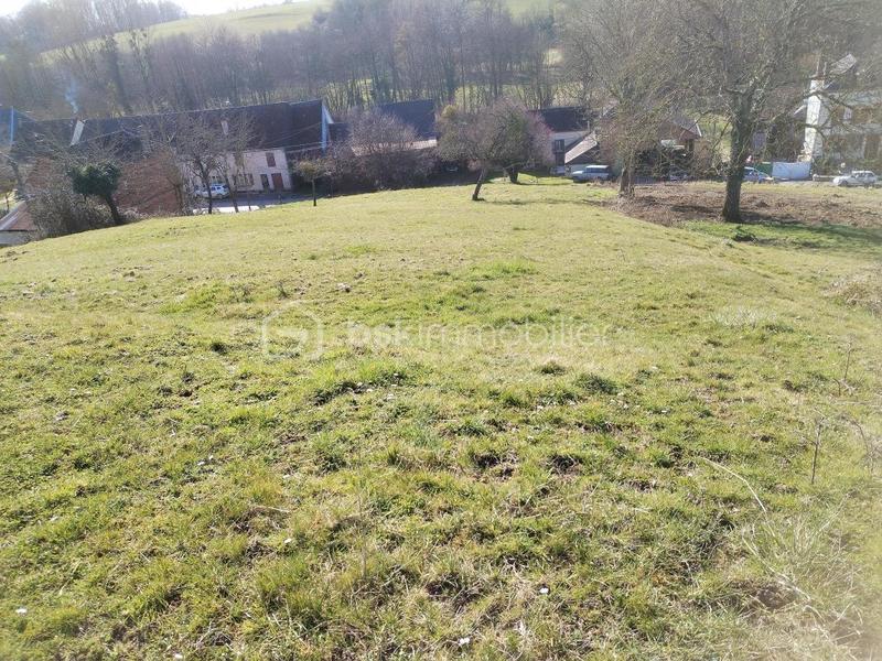 Terrain constructible - 1 853 m²