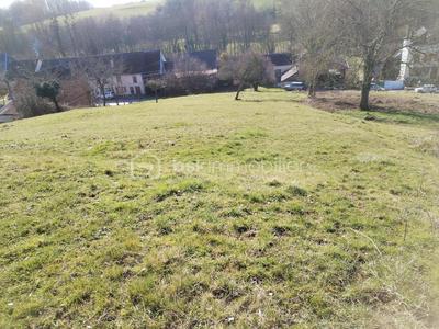 Terrain constructible - 1 853 m²